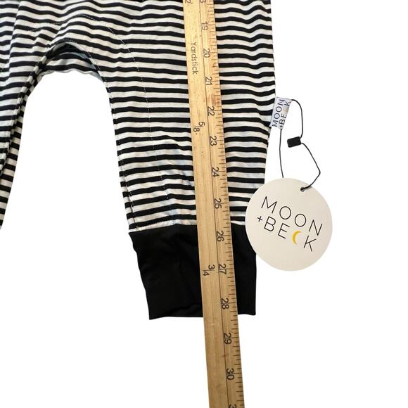 Moon + Beck Bamboo Viscose Striped Romper 4T Black White Pocket Snap Closure NWT - Picture 8 of 9